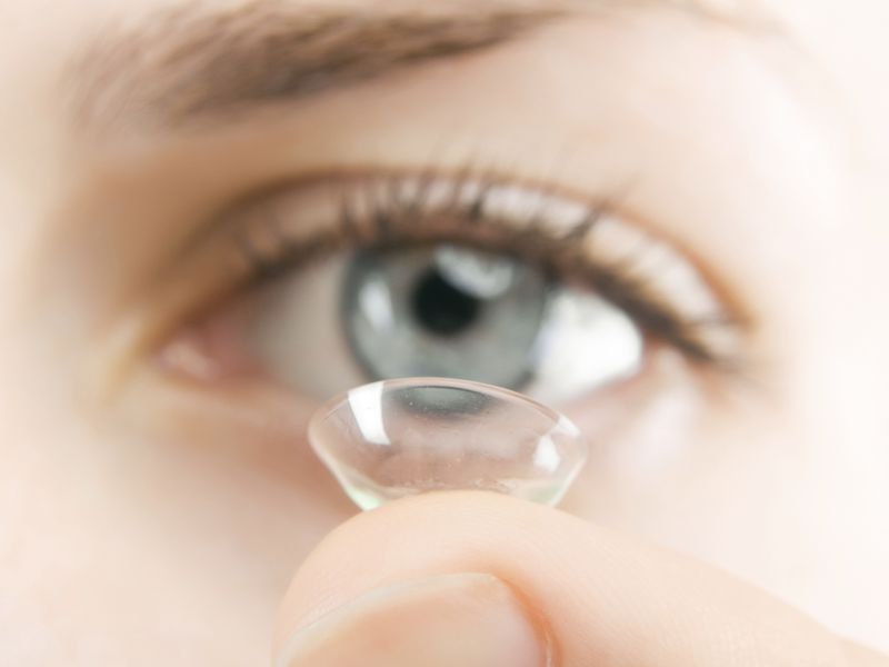 Kontaktlinsenträger sollten trotz Krise nicht nachlässig werden